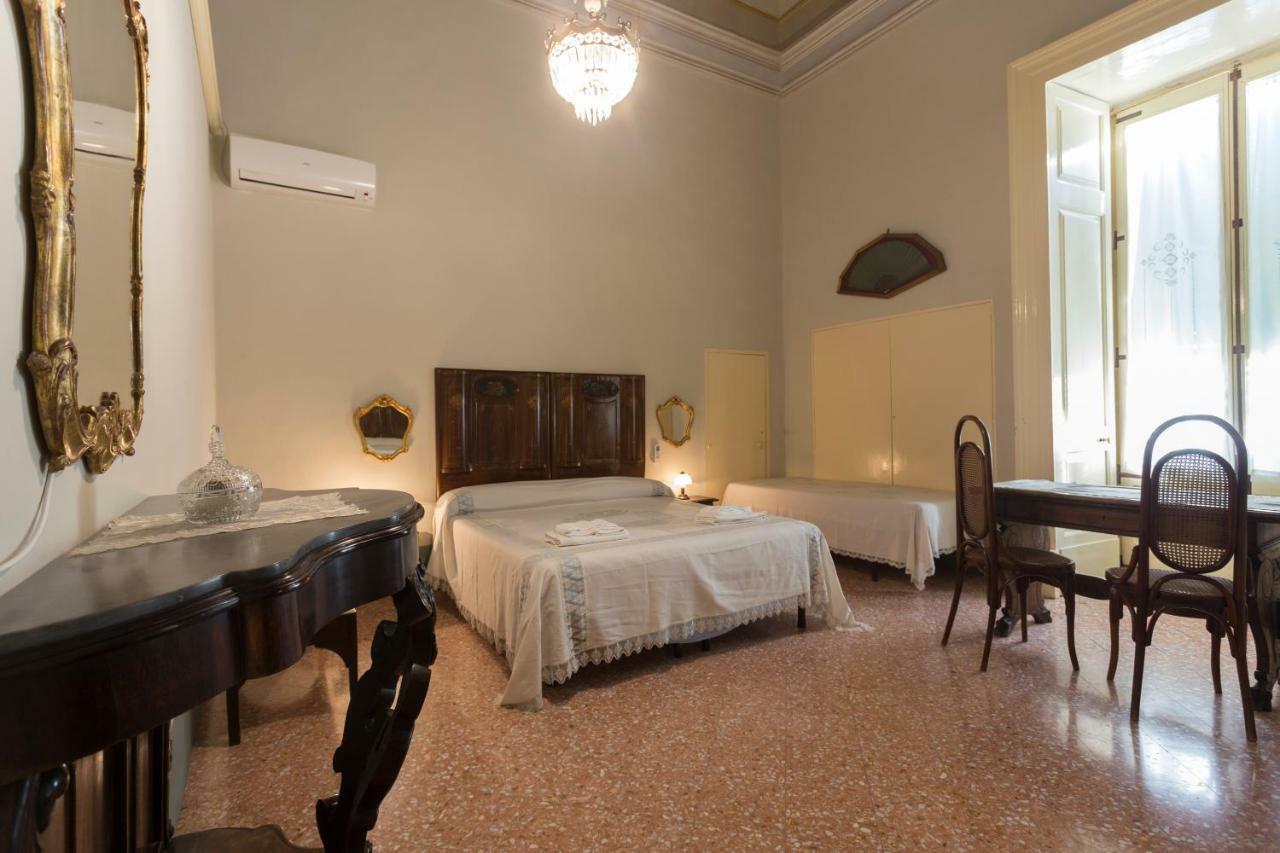 Palazzo Leuzzi B&B ガラトーネ エクステリア 写真